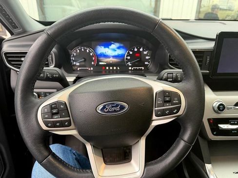Used 2023 Ford Explorer XLT w/ Equipment Group 202A image 9