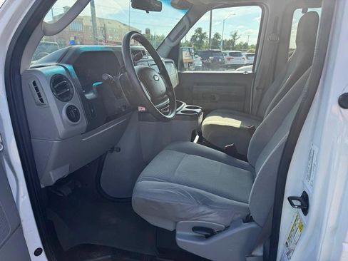 Used 2011 Ford E-350 and Econoline 350 XLT RWD image 10