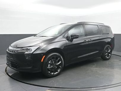 New 2027 Chrysler Pacifica Limited