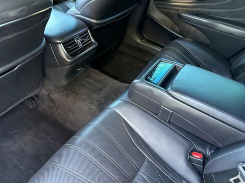 Used 2020 Lexus LS 500 w/ Interior Upgrade Package RWD image 25