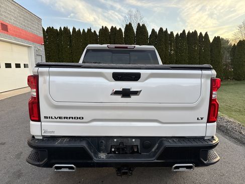 Used 2024 Chevrolet Silverado 1500 LT Trail Boss w/ Convenience Package II image 4