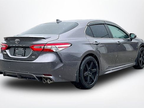 Used 2020 Toyota Camry SE FWD image 5