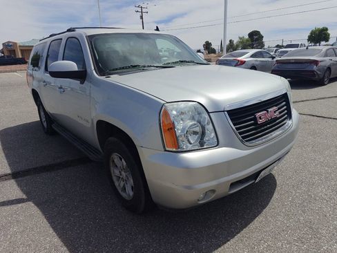 Used 2014 GMC Yukon XL SLT RWD image 2