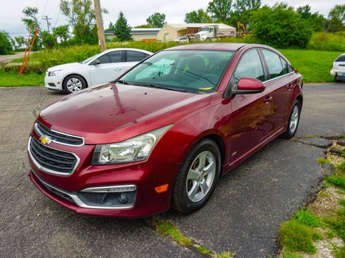 Used 2016 Chevrolet Cruze LT FWD image 4