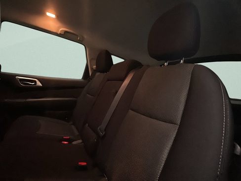 Used 2018 Nissan Pathfinder SV AWD/4WD image 14