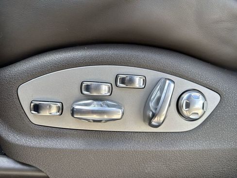 Used 2025 Porsche Macan S image 16