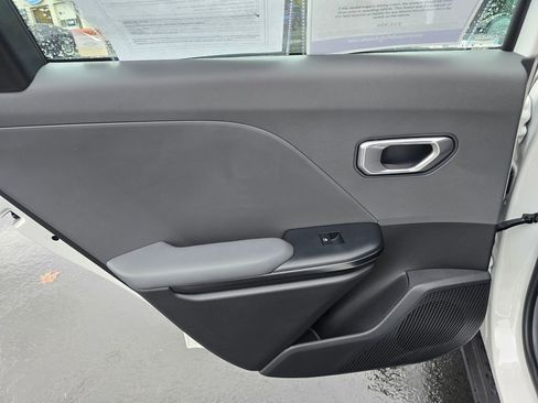 Used 2025 Kia K4 LXS image 8