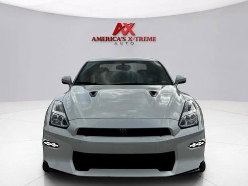 Used 2024 Nissan GT-R w/ Floor Mat Package AWD/4WD image 9