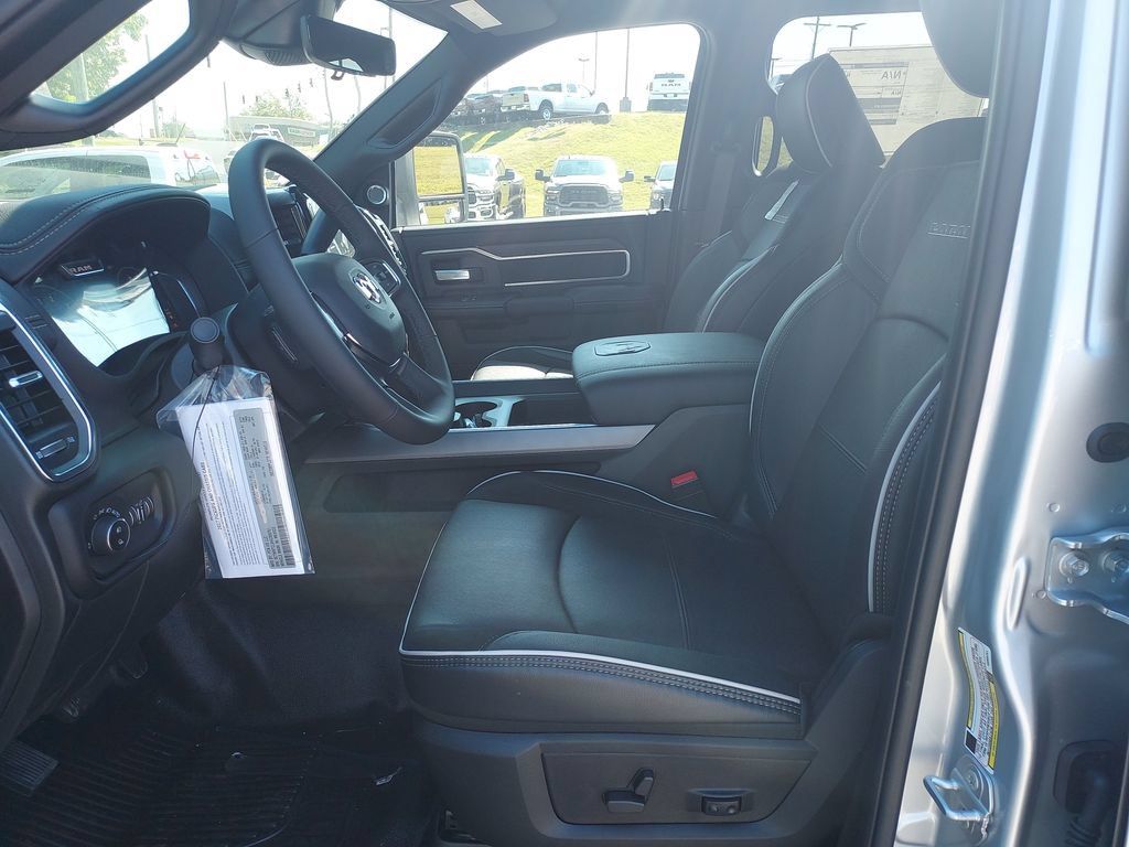 New 2027 RAM 3500 Big Horn w/ Laramie Trim Package AWD/4WD image 13