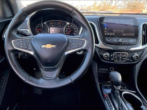 Used 2023 Chevrolet Equinox Premier image 5