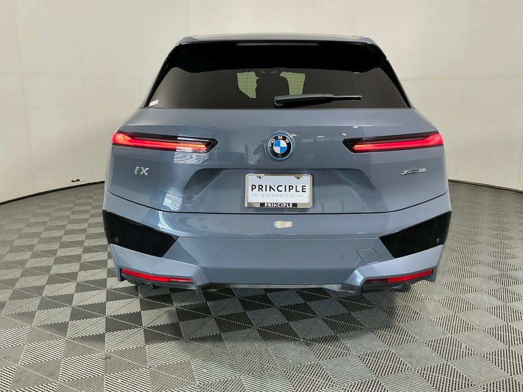 Certified 2024 BMW iX xDrive50 w/ Premium Package AWD/4WD image 6