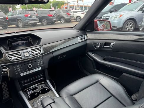 Used 2016 Mercedes-Benz E 350 4MATIC Sedan w/ Premium Package image 12