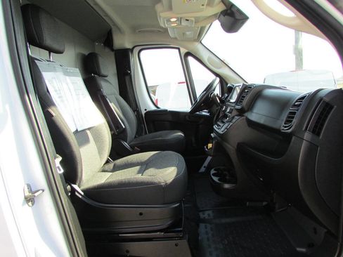Used 2023 RAM ProMaster 2500 w/ Driver Convenience Group image 17