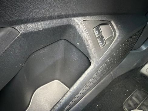 Used 2024 Volkswagen Jetta SE FWD image 31
