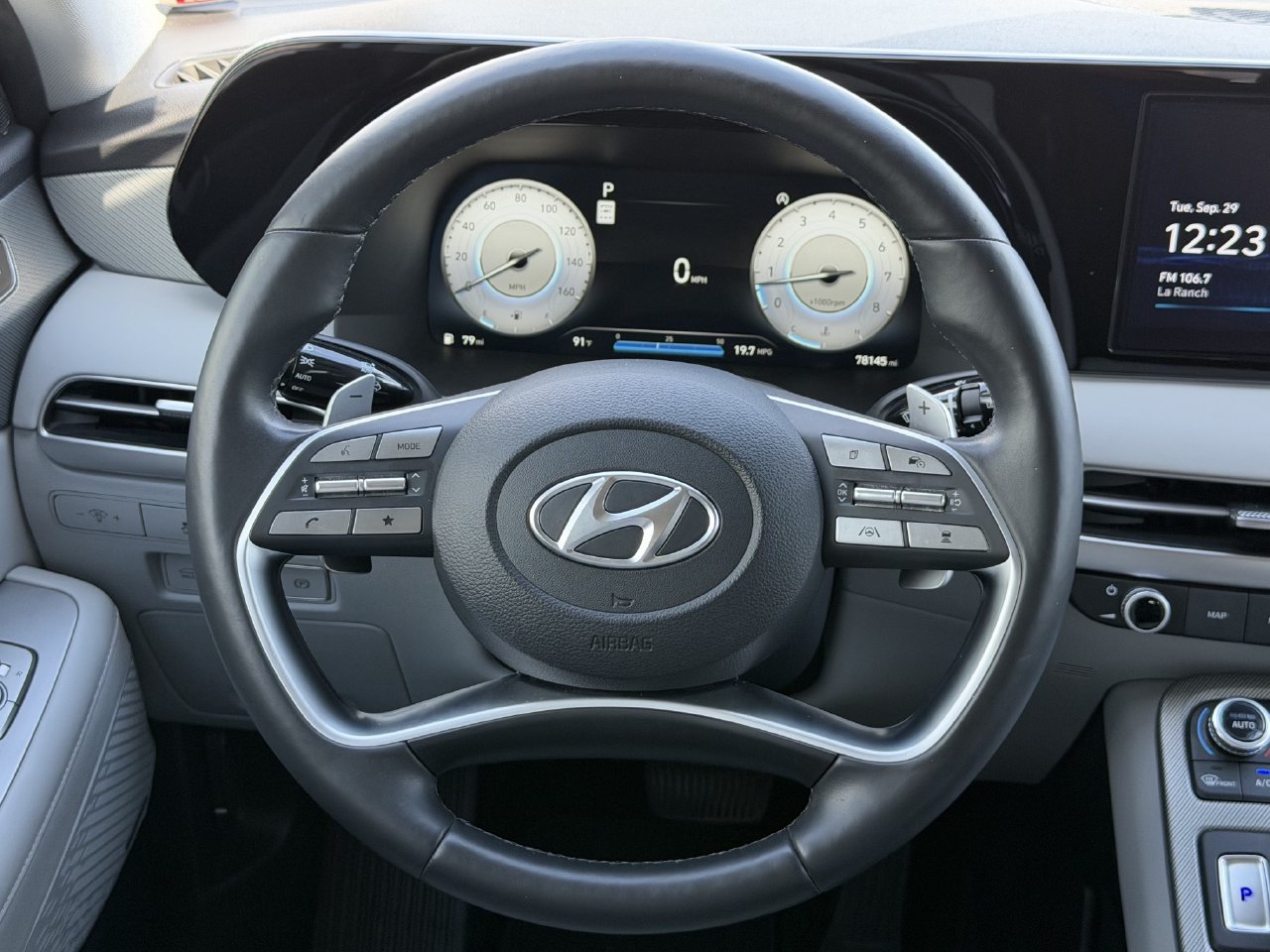 Used 2023 Hyundai Palisade SEL FWD image 12