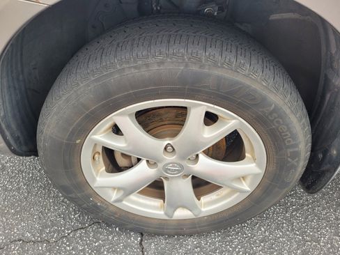 Used 2010 Nissan Rogue SL w/ Premium Pkg image 5