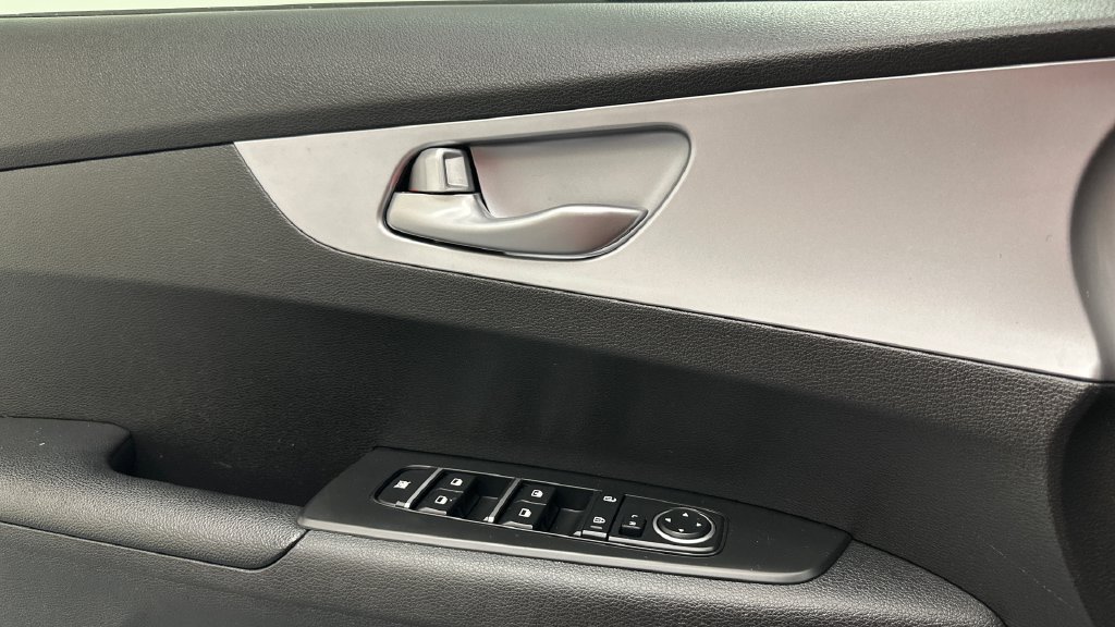 Used 2023 Kia Forte LXS FWD image 18