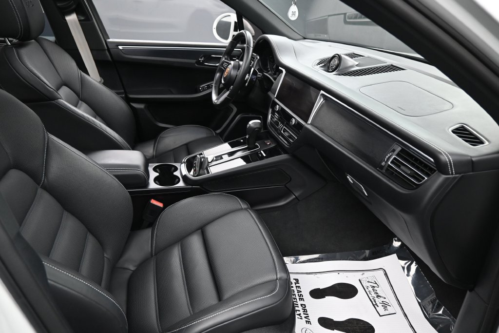 Used 2023 Porsche Macan GTS w/ Premium Package Plus AWD/4WD image 29