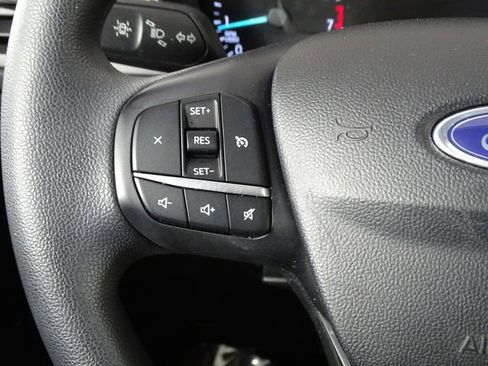 Used 2020 Ford Escape SE image 24