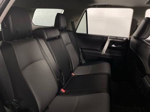 Used 2022 Toyota 4Runner SR5 Premium w/ Moonroof Package AWD/4WD image 17