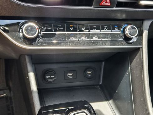 Certified 2023 Hyundai Sonata SE w/ Preferred Accessory Package FWD image 19