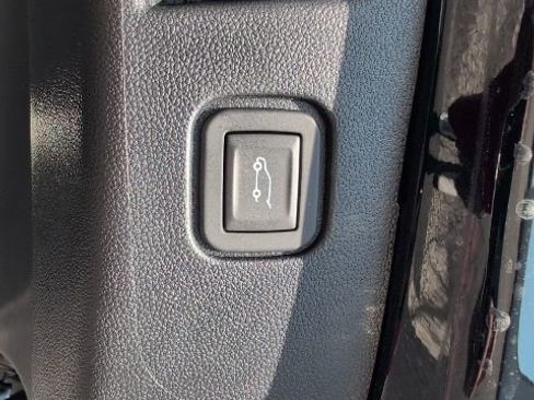 New 2025 Chevrolet Blazer EV RS image 17