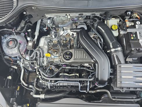 Certified 2023 Volkswagen Taos SE AWD/4WD image 30
