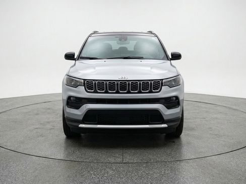 Used 2025 Jeep Compass Limited image 2