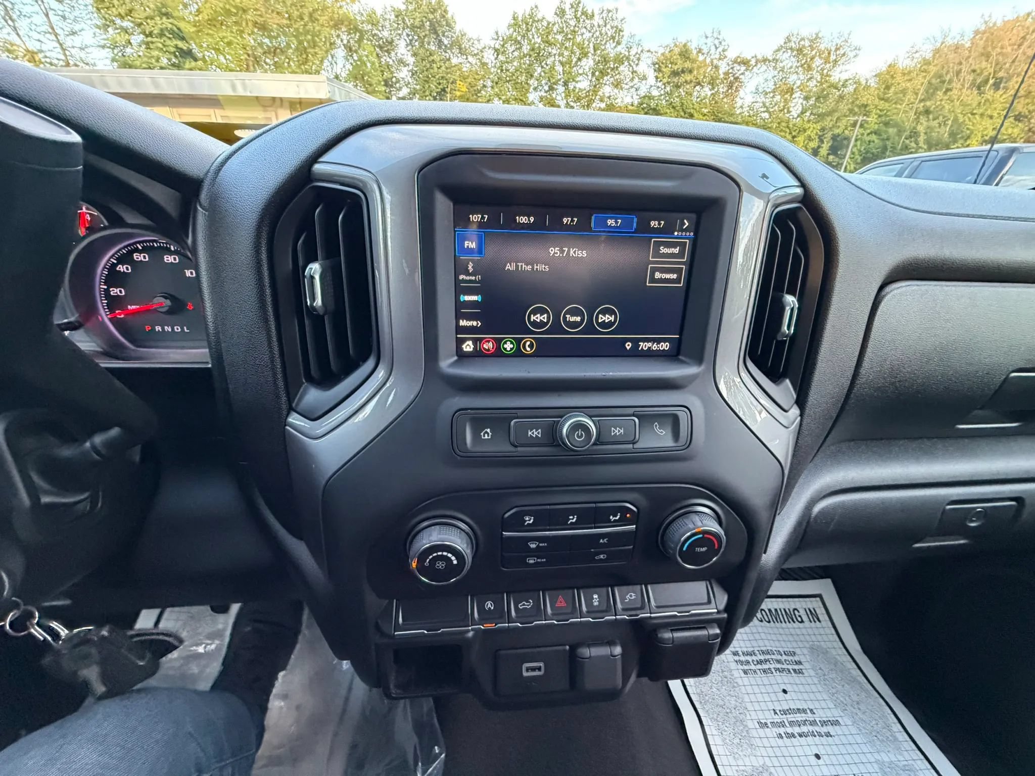 Used 2020 Chevrolet Silverado 1500 Custom w/ Custom Value Package AWD/4WD image 24