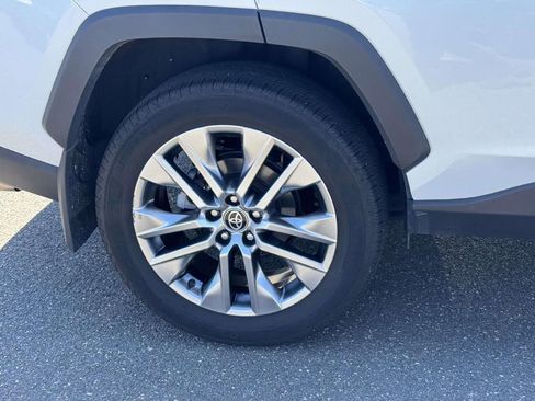 Used 2023 Toyota RAV4 XLE Premium AWD/4WD image 9