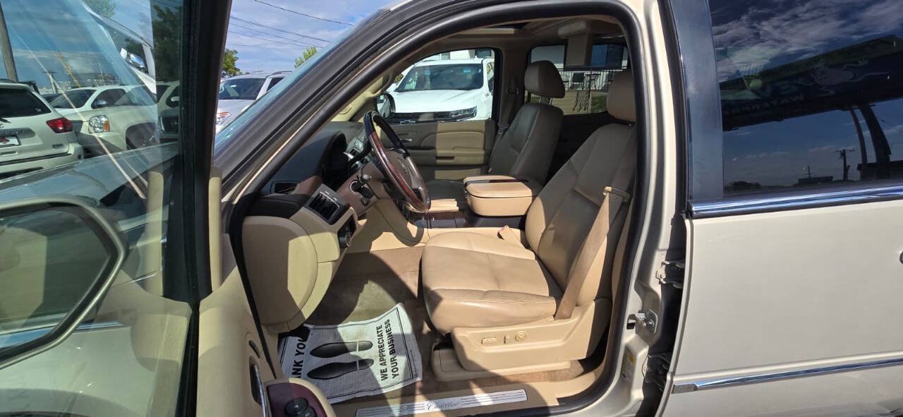 Used 2009 Cadillac Escalade ESV AWD image 11