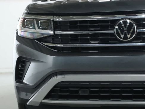 Certified 2023 Volkswagen Atlas SE image 6