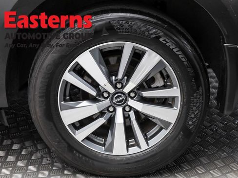 Used 2024 Nissan Pathfinder SL AWD/4WD image 8