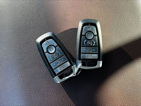 Used 2022 Ford F150 Lariat w/ Equipment Group 502A High image 33