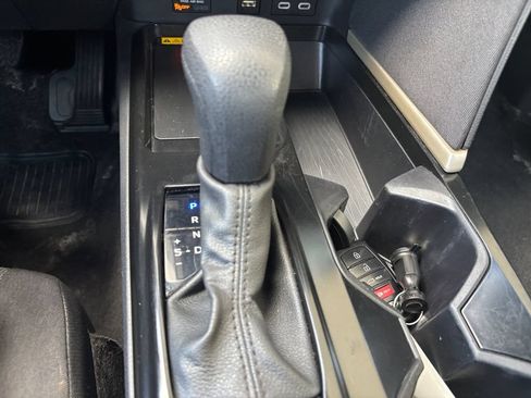 Used 2025 Toyota Camry LE FWD image 31