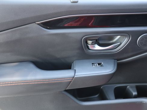 Certified 2025 Honda Pilot TrailSport image 40