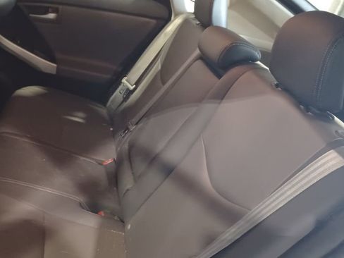 Used 2014 Toyota Prius Five image 7