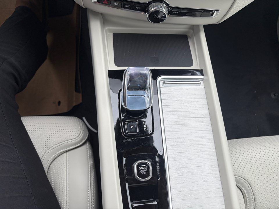 New 2026 Volvo XC60 T8 Ultra w/ Protection Package Premier AWD/4WD image 20