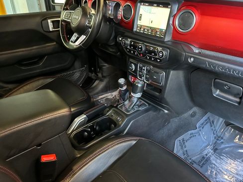 Used 2021 Jeep Wrangler Unlimited Rubicon w/ Uconnect 4C Nav & Sound Group AWD/4WD image 18