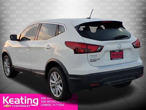 Used 2019 Nissan Rogue Sport S w/ Appearance Package FWD image 2
