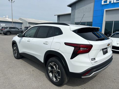 New 2026 Chevrolet Trax LT w/ Driver Confidence Package image 6