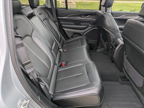 Used 2023 Jeep Grand Cherokee 4WD 4xe w/ Luxury Tech Group II image 21