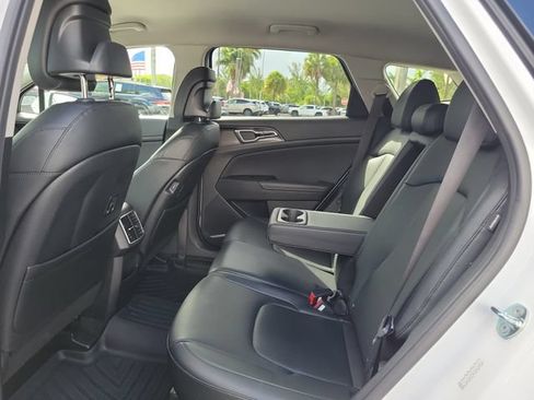 Used 2024 Kia Sportage EX FWD image 11