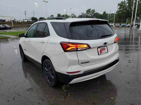 Used 2023 Chevrolet Equinox RS w/ RS Leather Package FWD image 3