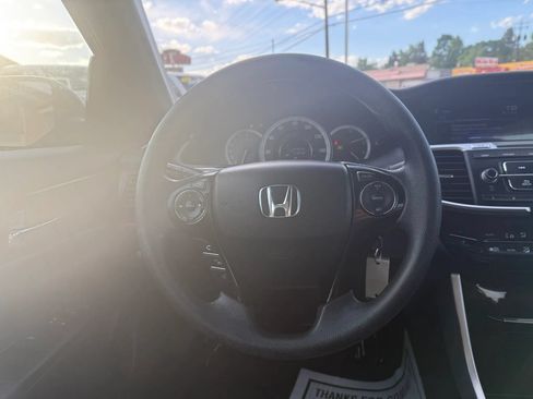 Used 2017 Honda Accord LX image 23