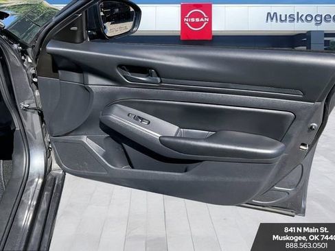 Used 2023 Nissan Altima 2.5 S FWD image 27