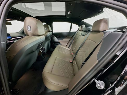 New 2026 BMW 550e xDrive w/ Executive Package image 26