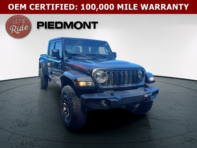 Certified 2025 Jeep Gladiator Sport AWD/4WD image 3