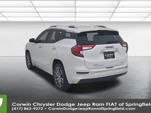 Used 2024 GMC Terrain Denali w/ Denali Premium Package image 11