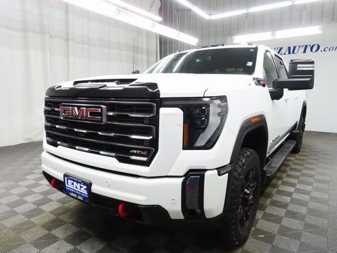 Used 2024 GMC Sierra 2500 AT4 w/ AT4 Preferred Package image 6